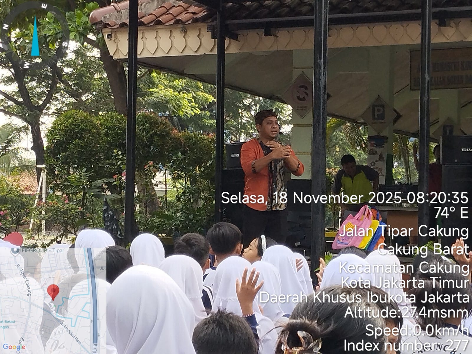 Wisata LiterAsyik Ke SDN Cakung Barat 04